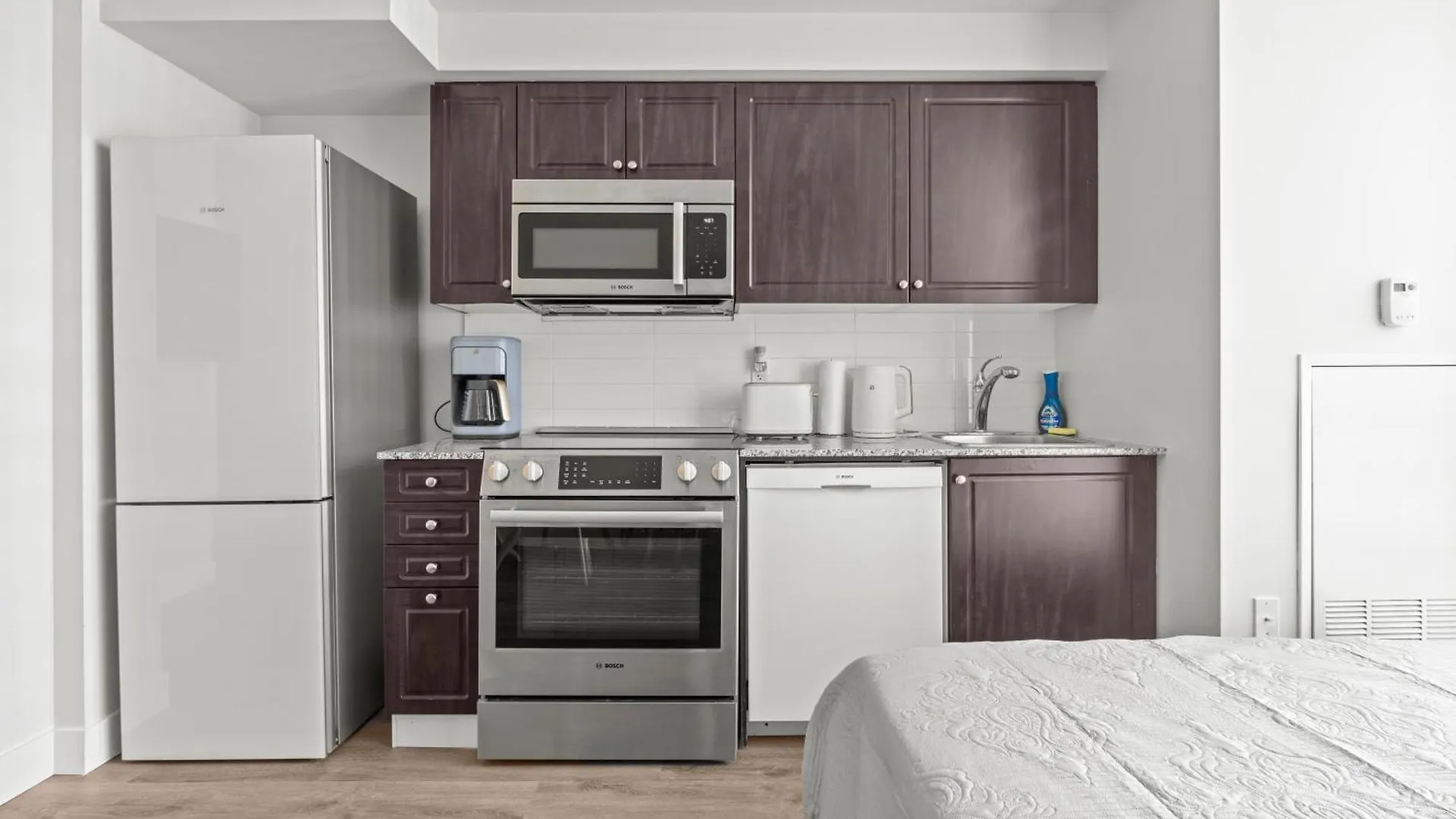 Globalstay Magnificent Condos In Dt Toronto Canada