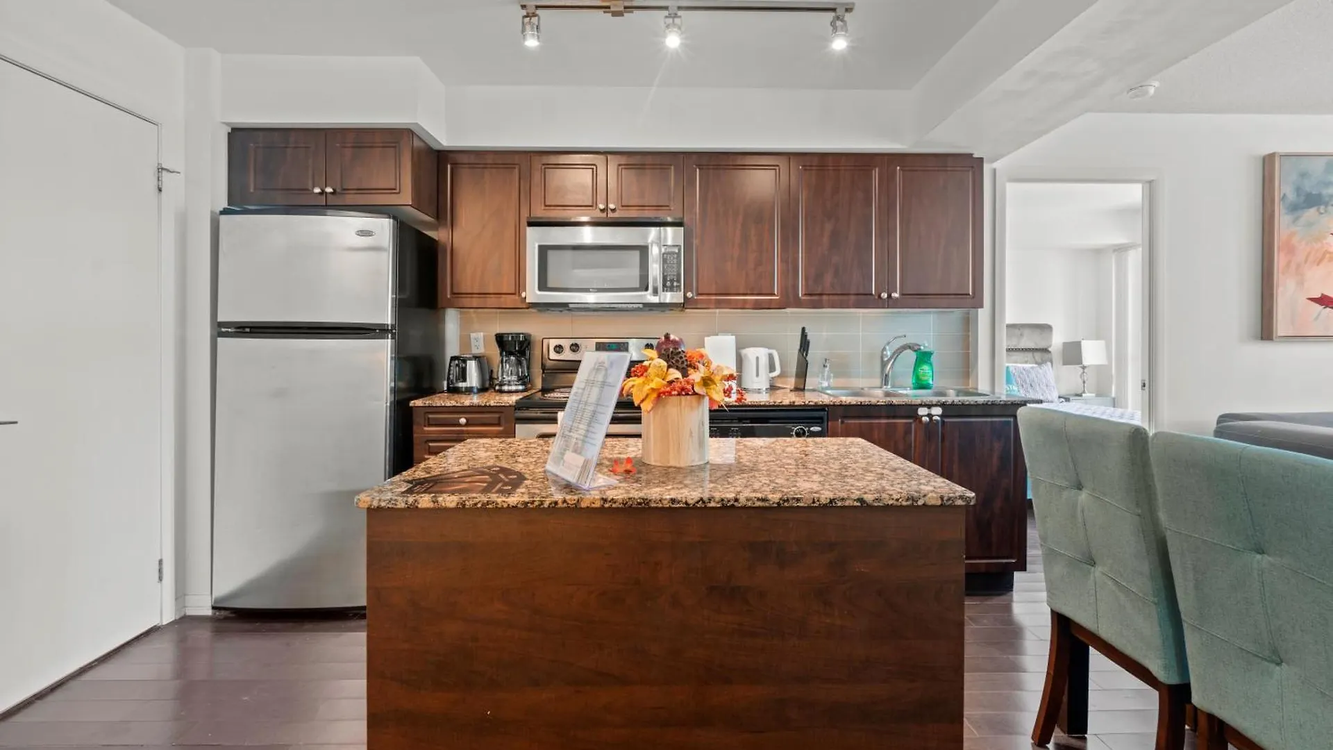 Globalstay Magnificent Condos In Dt Toronto Canada